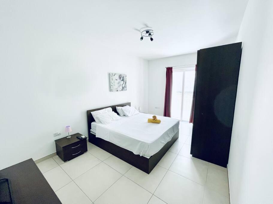 Stylish Modern Central Apartment 4 Paceville Saint Julian's Exterior photo